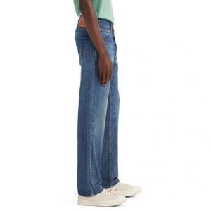 Levi’s relaxed straight 559 jeans 32 x 32 with distressed knee​